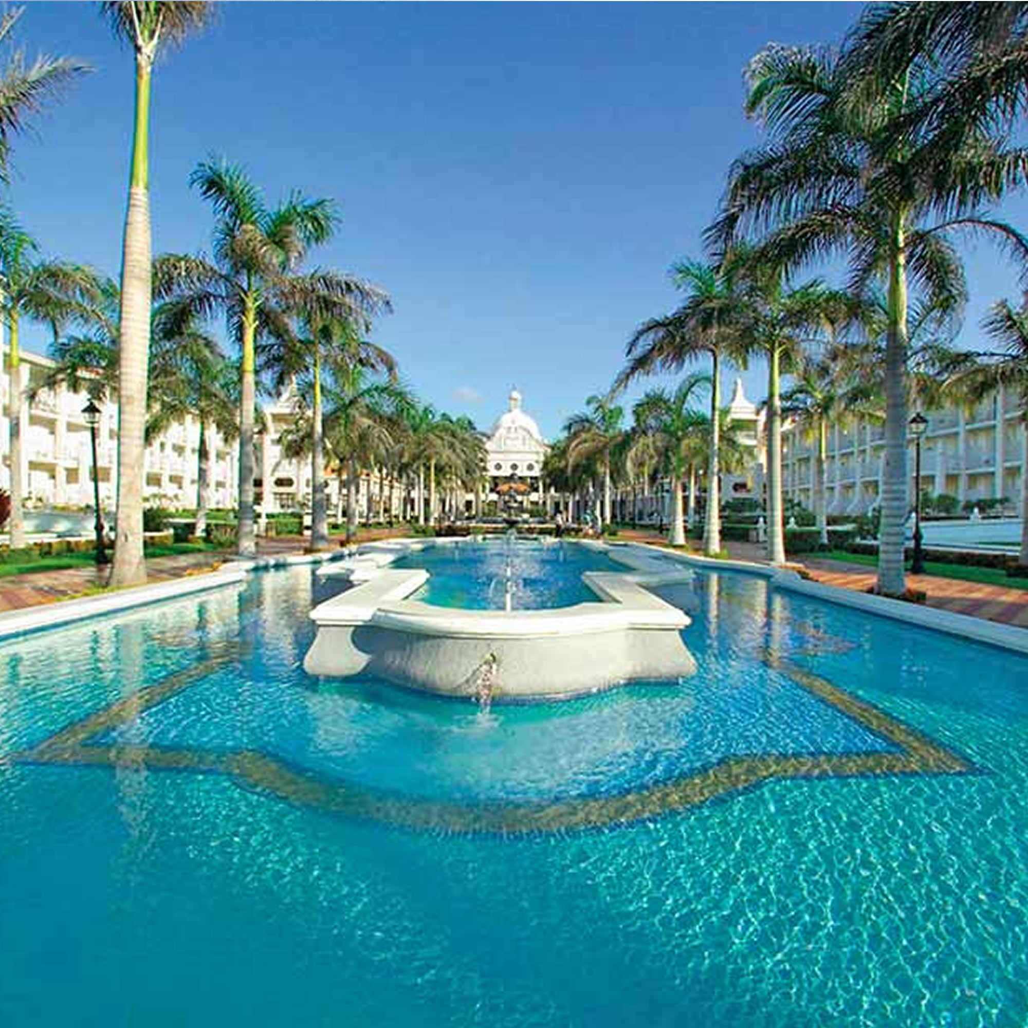 RIU Palce Riviera Maya + Vuelos Saltillo-Cancún-Saltillo + Trasnporte Terrestre Aueropuerto-Hotel-Aeropuerto sin costo
