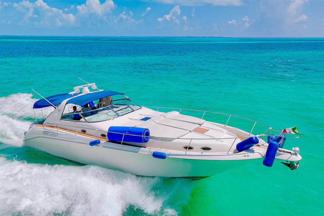 Yates en Cancún